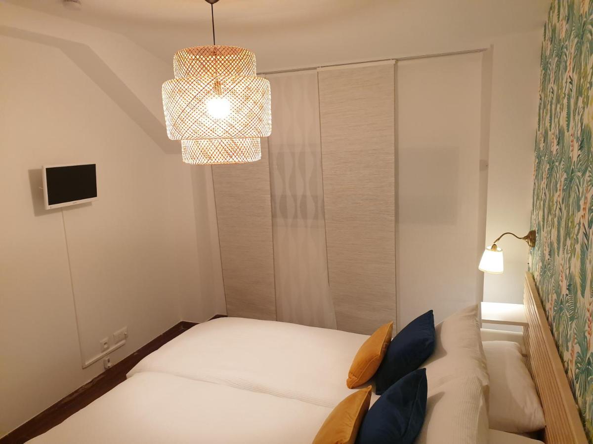 Jas Dou Felibrige Bed & Breakfast Puget-Ville Екстериор снимка