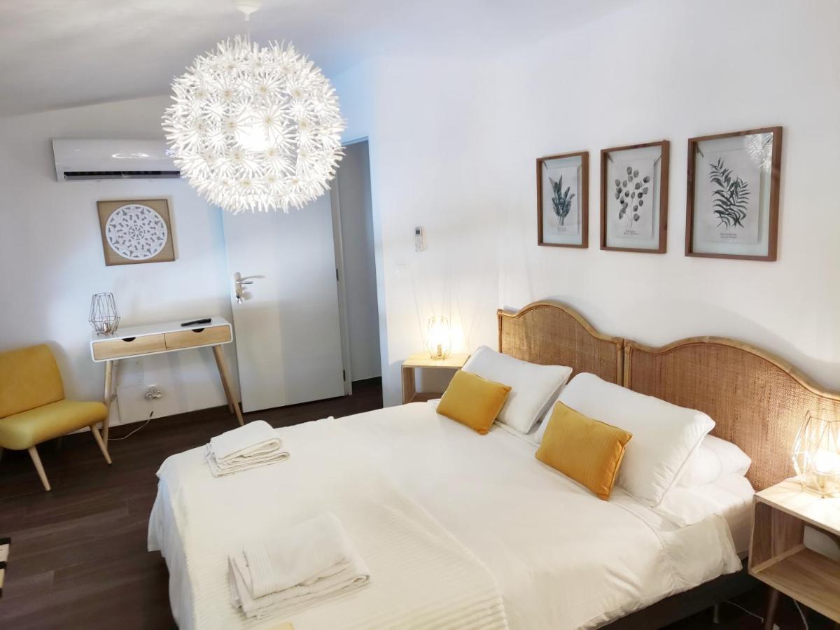 Jas Dou Felibrige Bed & Breakfast Puget-Ville Екстериор снимка